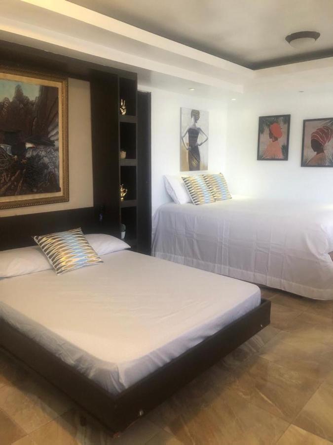 Beach Front Apt Isla Verde 2 Appartamento San Juan Esterno foto